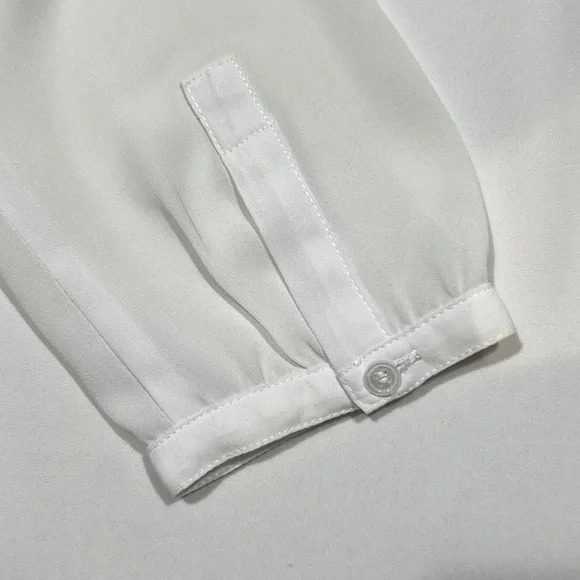 NYDJ White silky blouse with 3/4 sleeves. Women’s Small. Excellent condition. - Picture 7 of 9